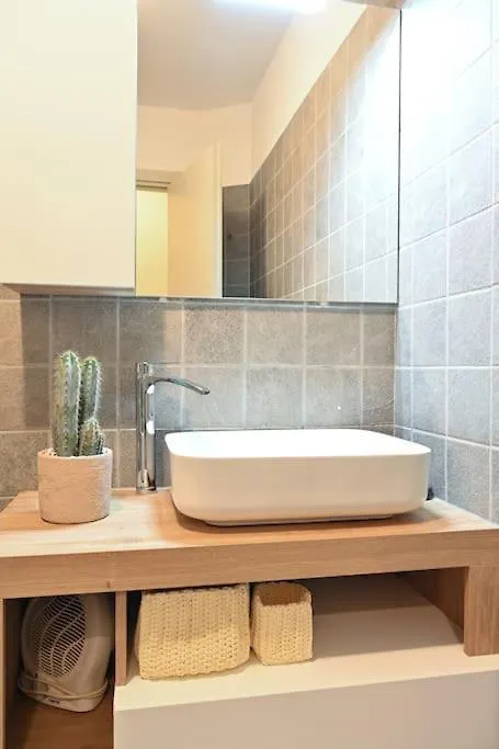 Borgovico48 Cozy Apartament Near The Station San Giovanni And The City Center Комо Италия