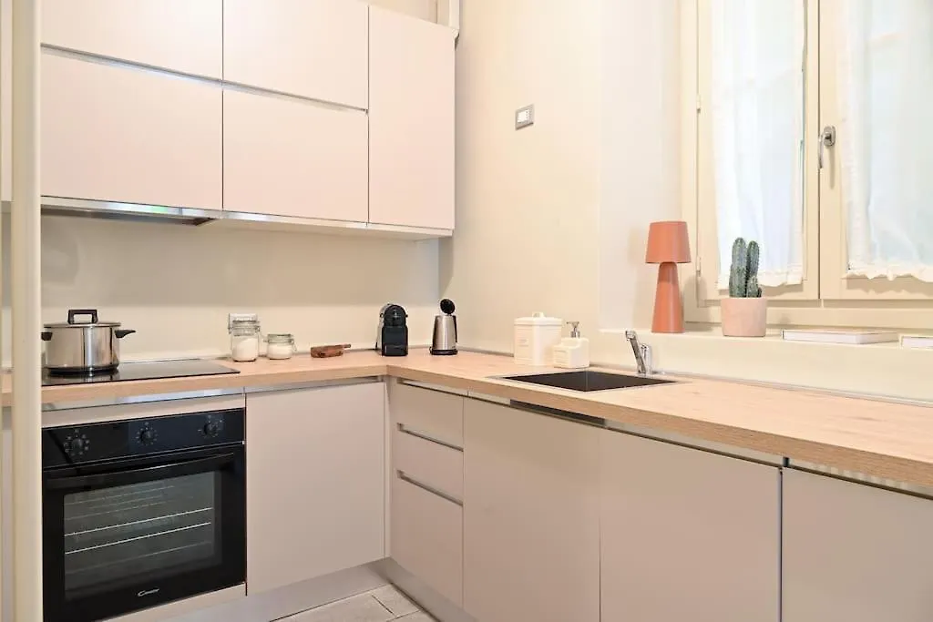 아파트 Borgovico48 Cozy Apartament Near The Station San Giovanni And The City Center 코모