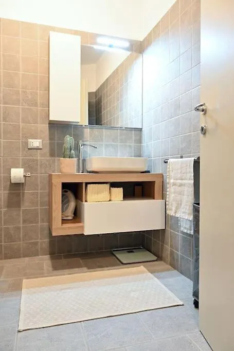 Borgovico48 Cozy Apartament Near The Station San Giovanni And The City Center 코모 0*,  이탈리아