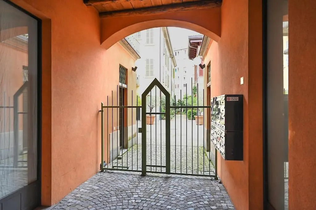 Borgovico48 Cozy Apartament Near The Station San Giovanni And The City Center Комо